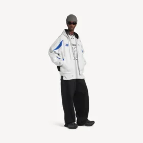 Ανδρικό φούτερ με κουκούλα και φερμουάρ oversized από τη συνεργασία Balenciaga | NBA, σε λευκό/πολύχρωμο