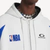 Ανδρικό φούτερ με κουκούλα και φερμουάρ oversized από τη συνεργασία Balenciaga | NBA, σε λευκό/πολύχρωμο