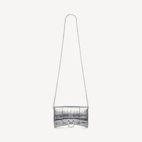 Γυναικείο πορτοφόλι σε σχήμα Hourglass με αλυσίδα σε ασημί χρώμα