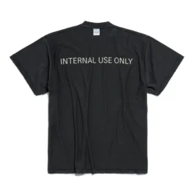 Μόνο για εσωτερική χρήση T-shirt με ανάποδη σχεδίαση «Μαύρο» 787358TQVU21083